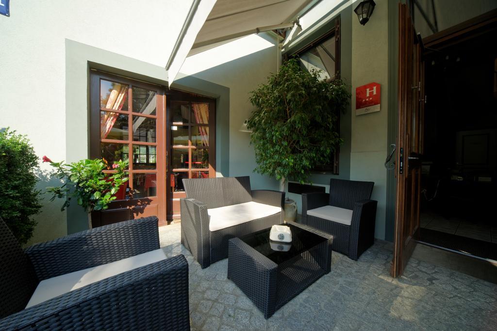 Hôtel Du Parc La Rochette  Exterior foto