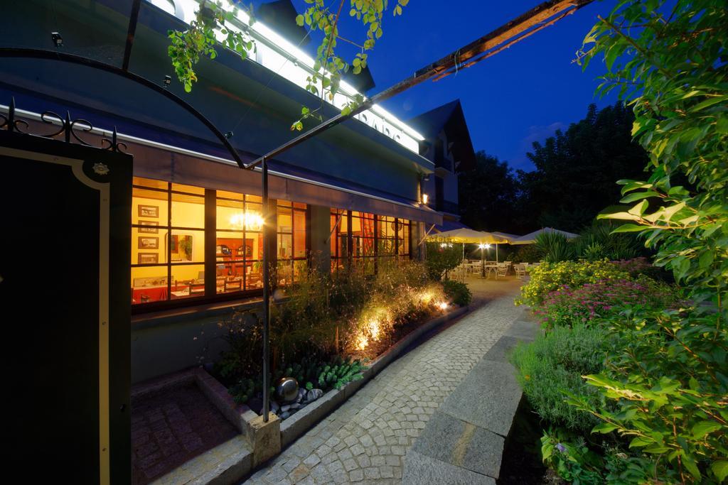 Hôtel Du Parc La Rochette  Exterior foto