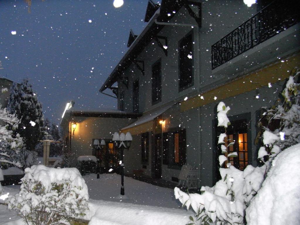 Hôtel Du Parc La Rochette  Exterior foto